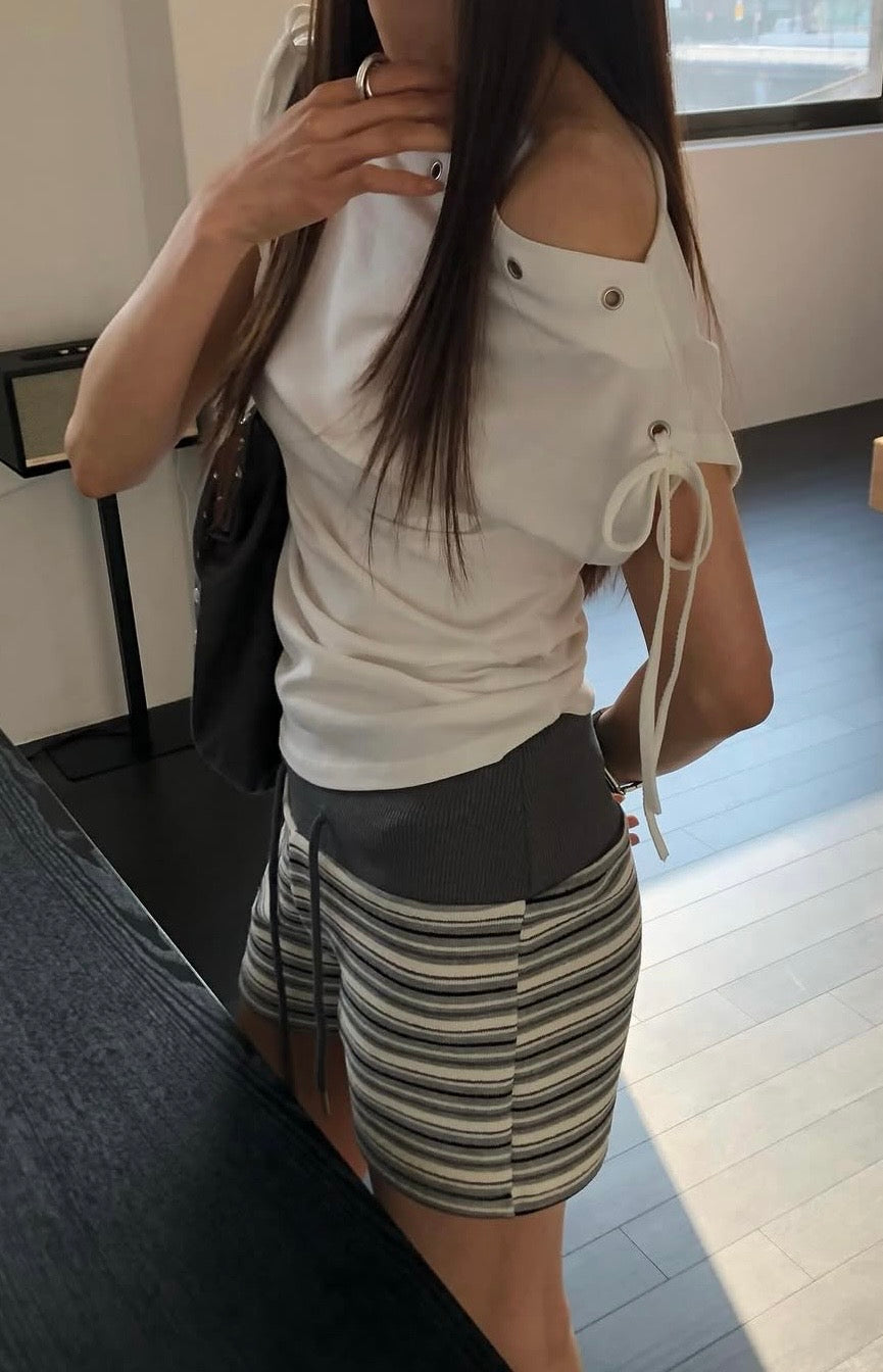 Lazy cool off-shoulder top