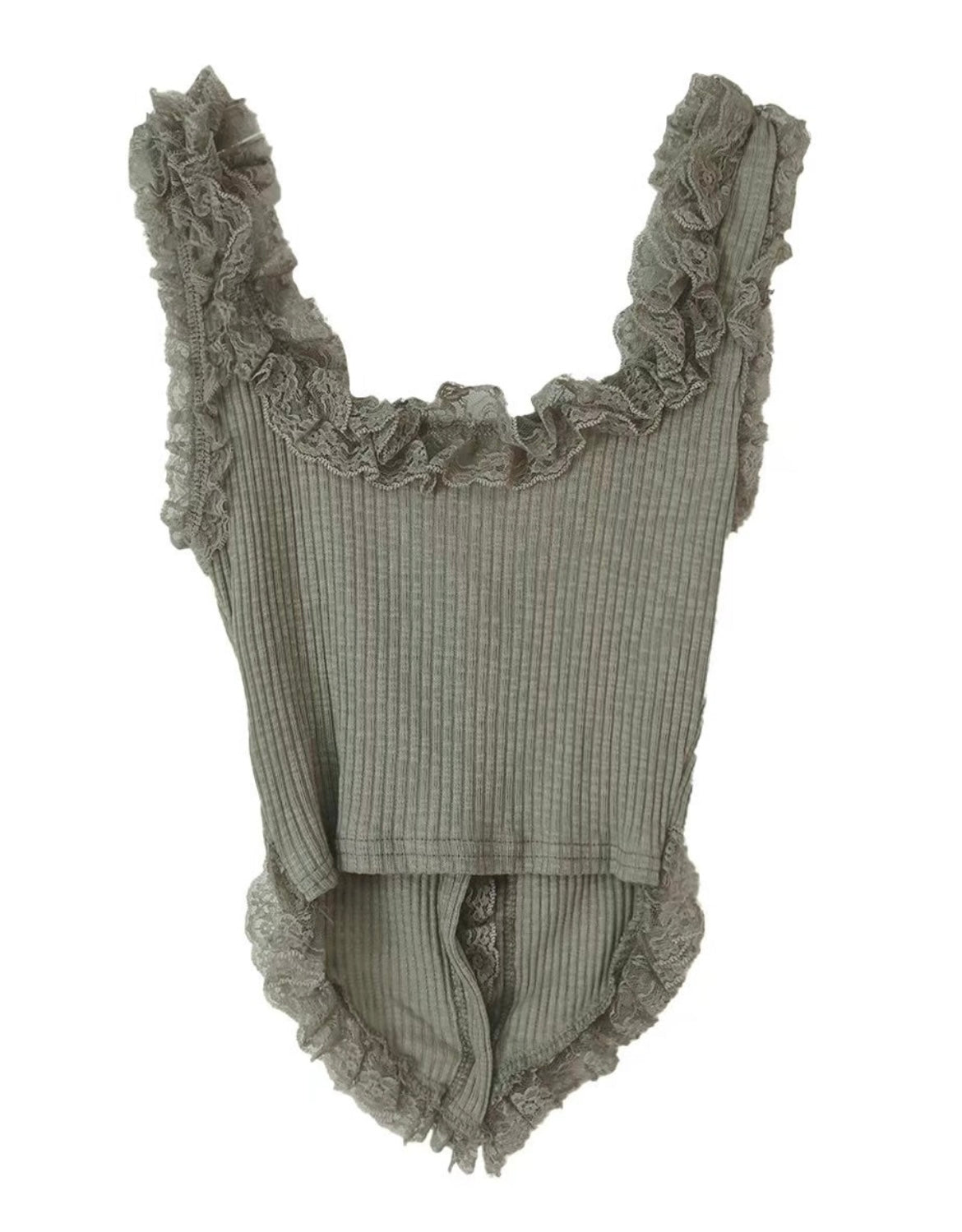 Ruffle charm top✨