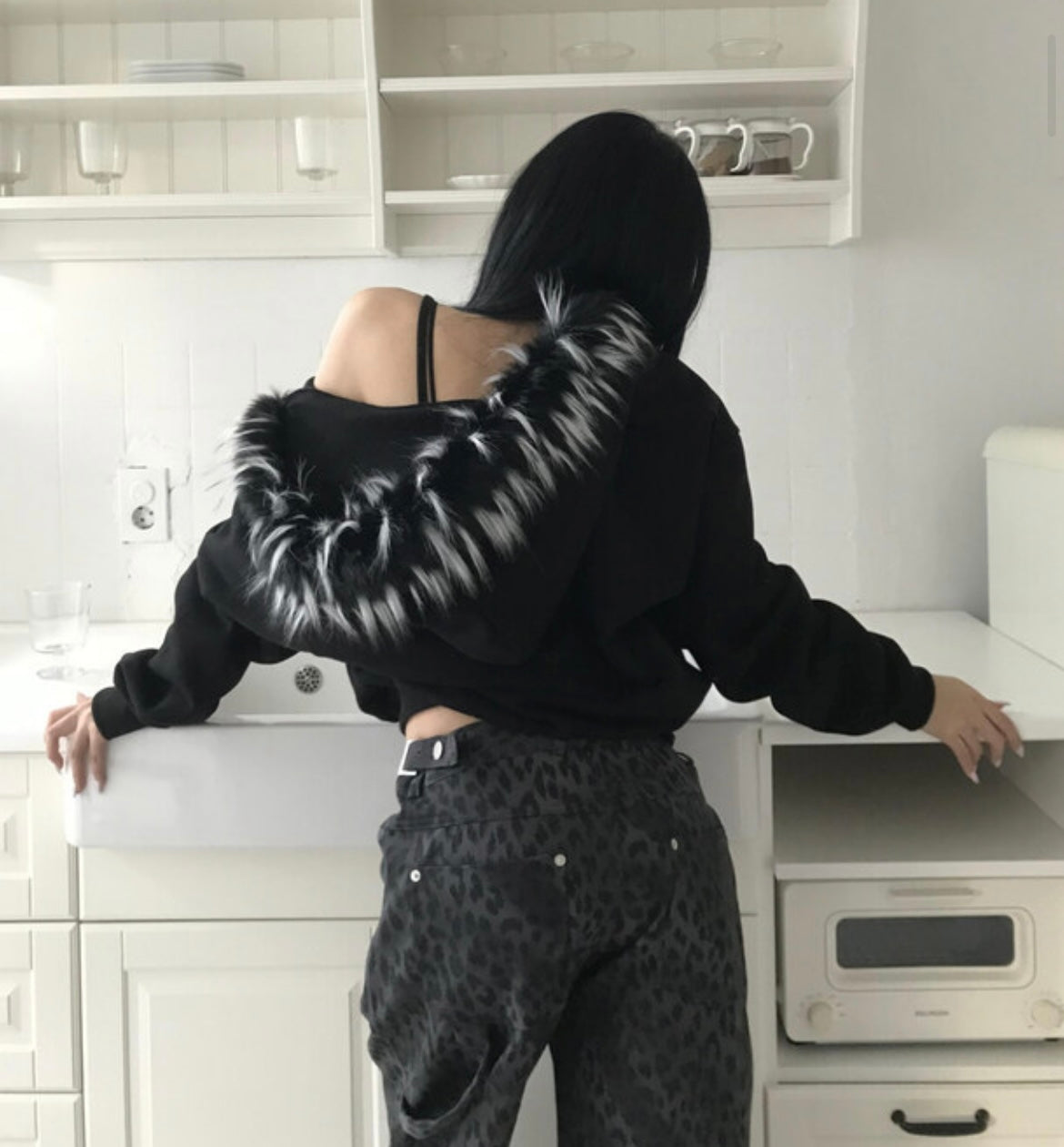 Bite me fur hood zip-up