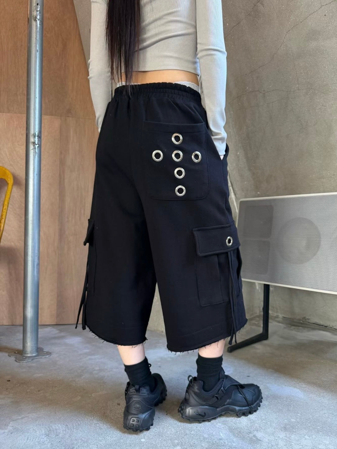 Cargo button wide-leg pants