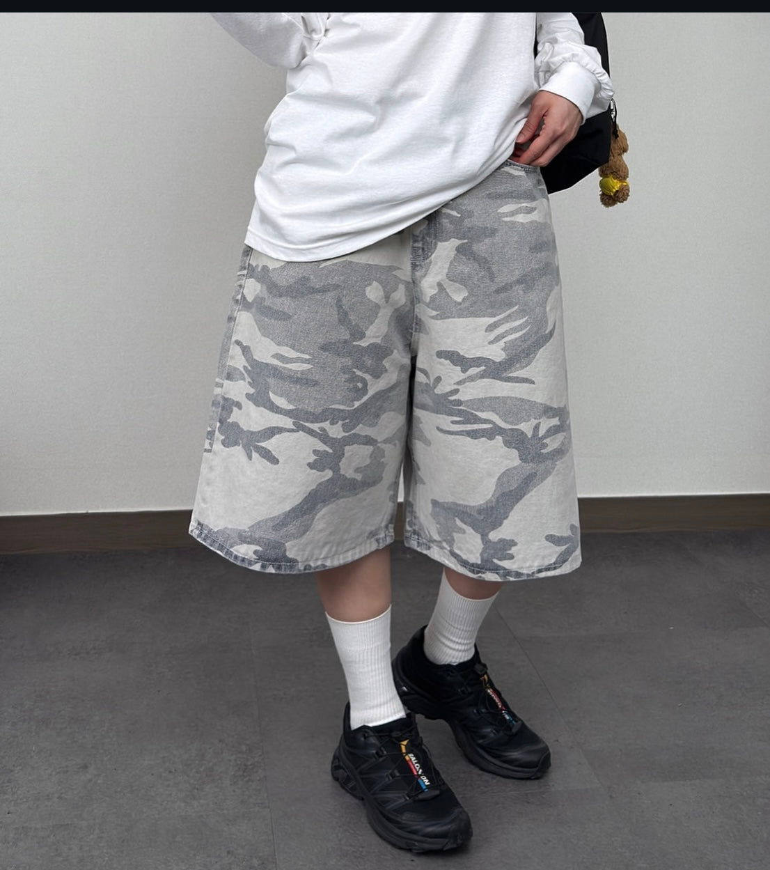 Gray camo wide-leg shorts