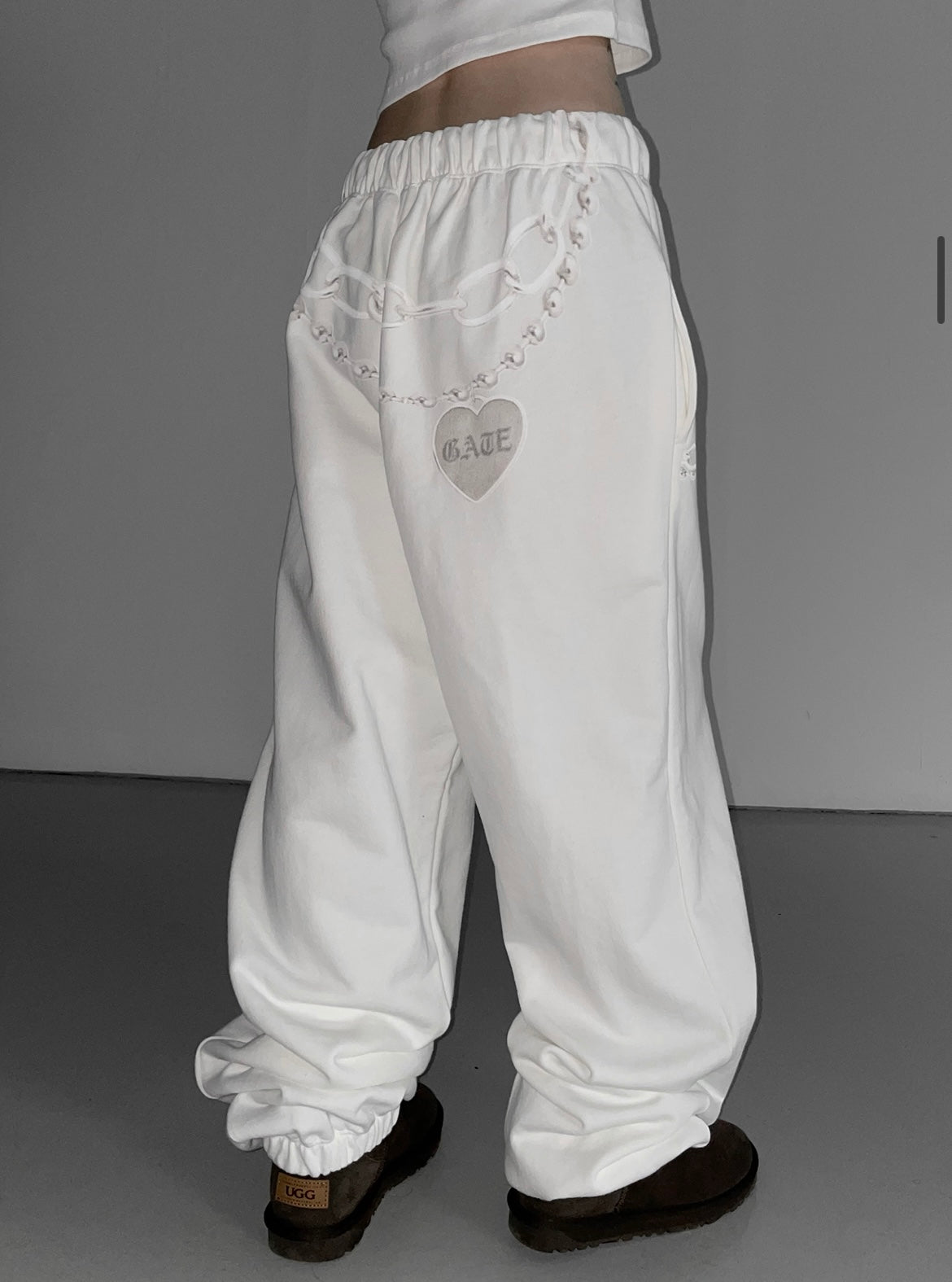 Chic chain sweatpants⛓️