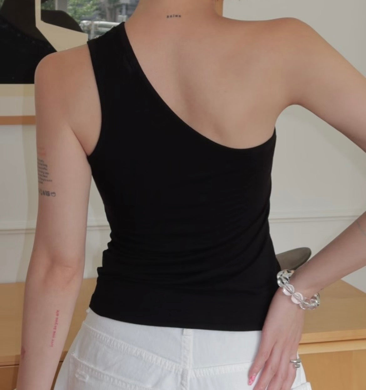 Starry u-neck tank top