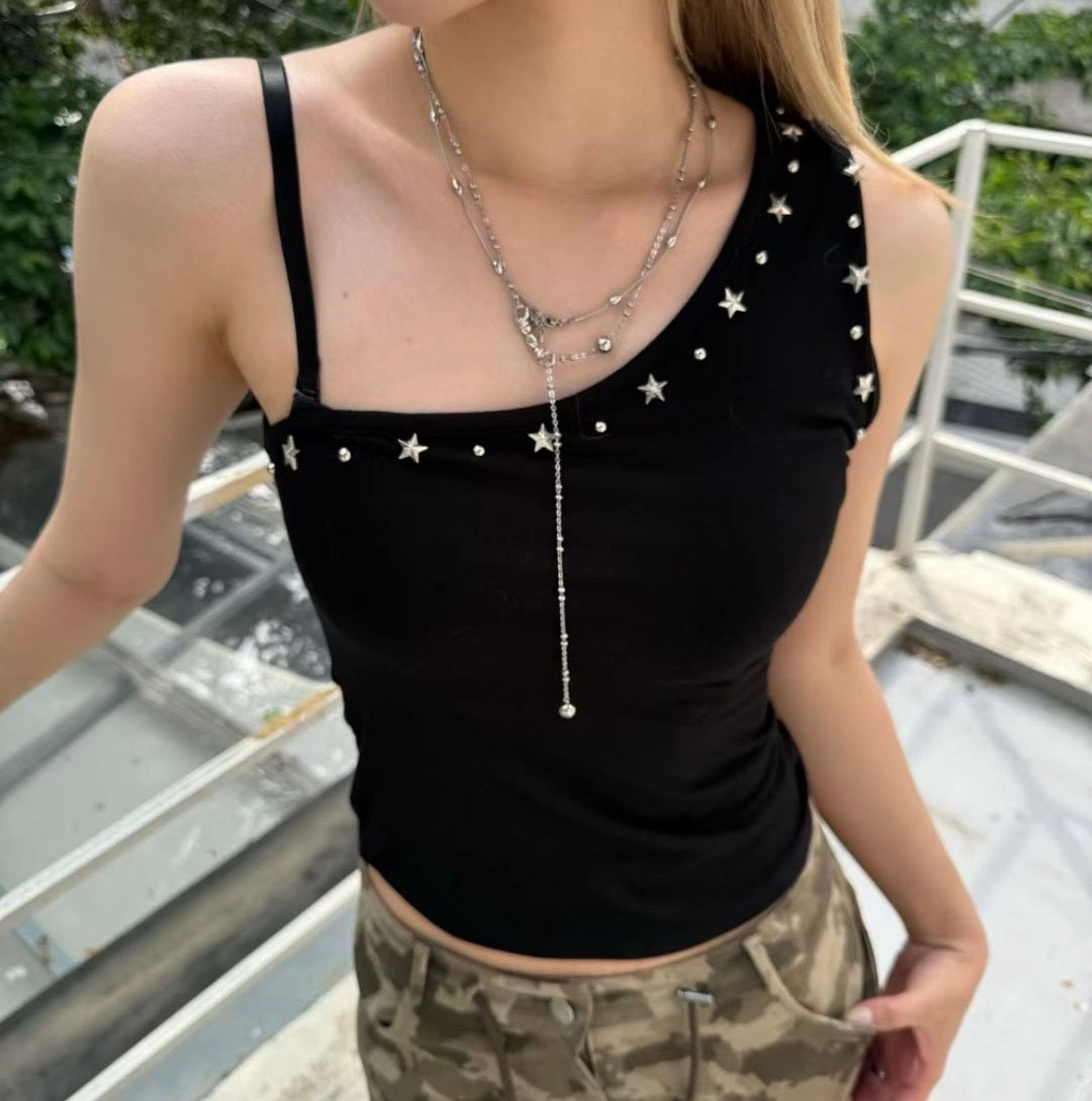 Starry u-neck tank top