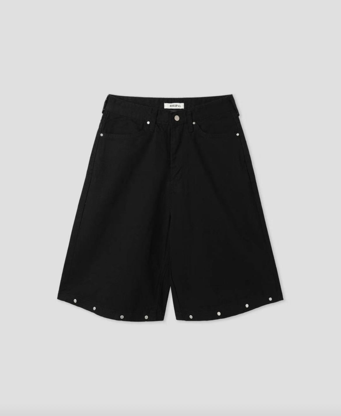 Studded black and white shorts🖤