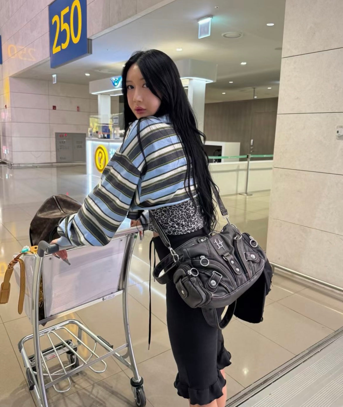 Gateless leather bag🗝️