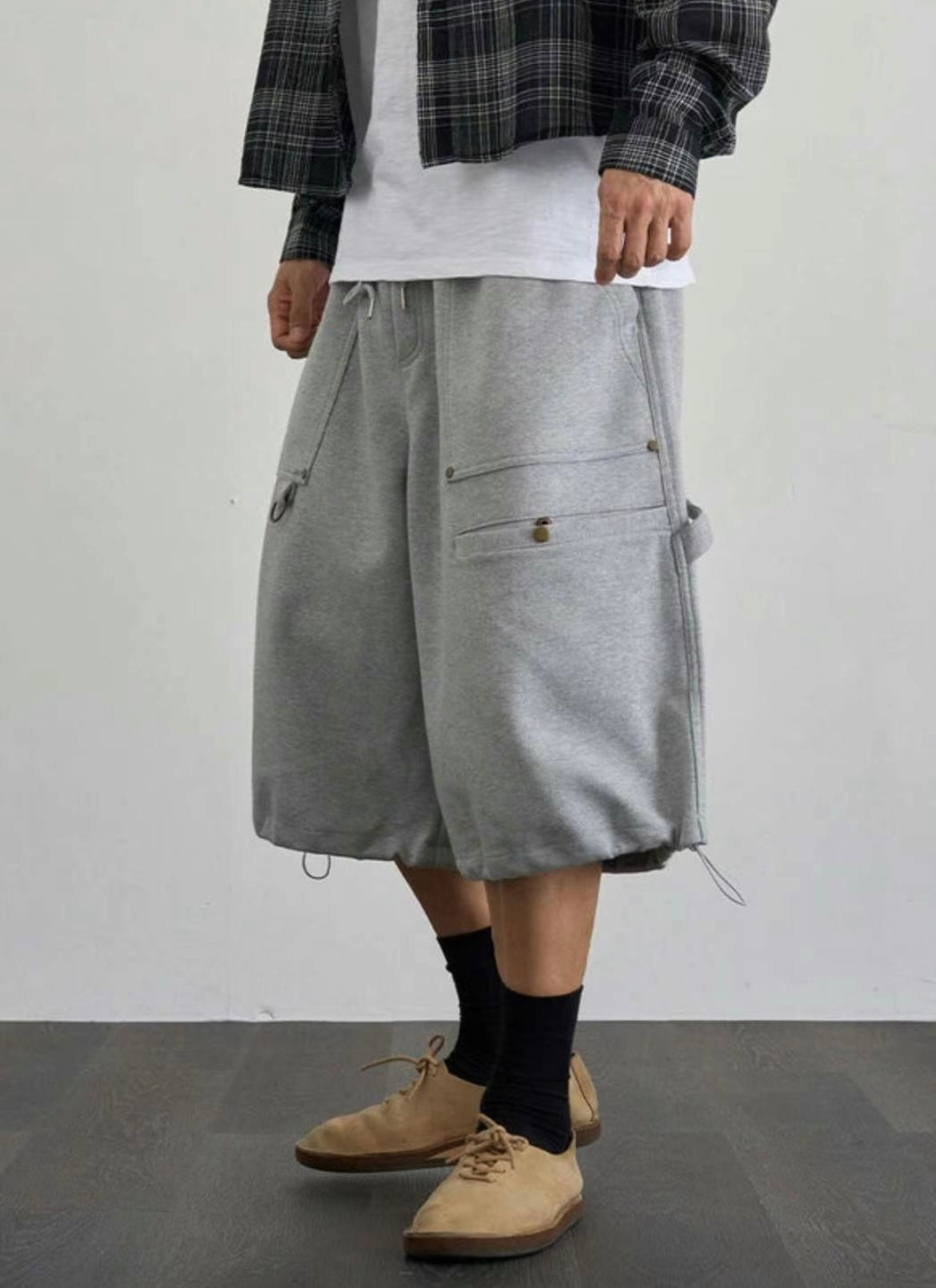 Street style baggy shorts