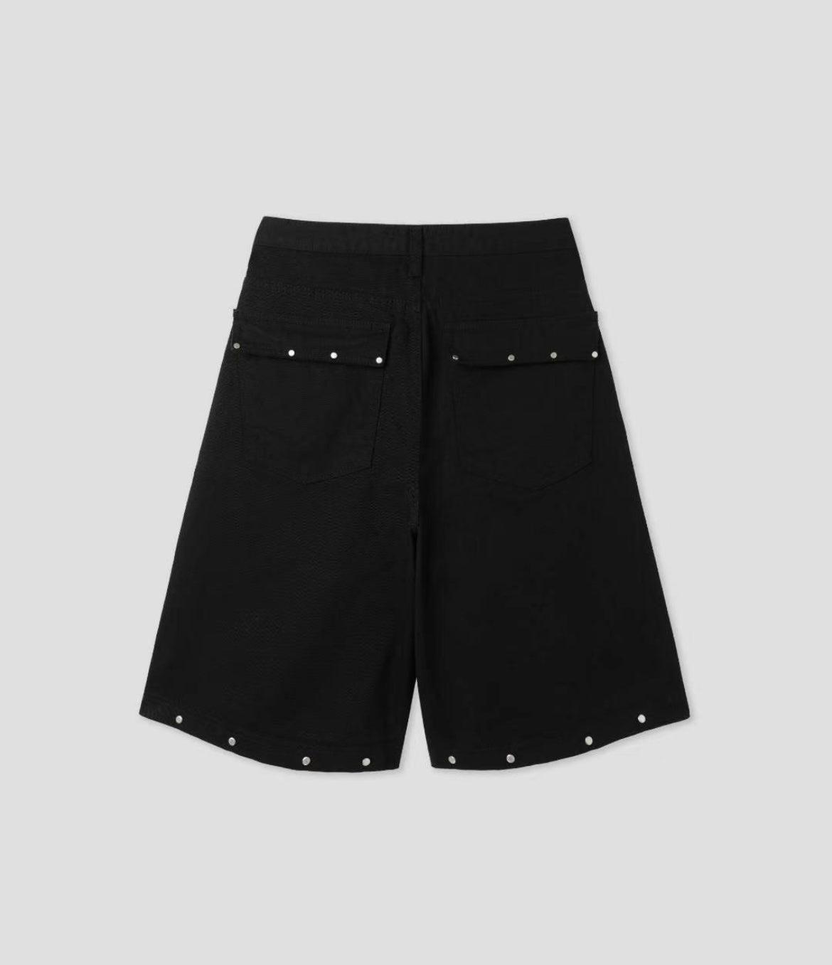 Studded black and white shorts🖤