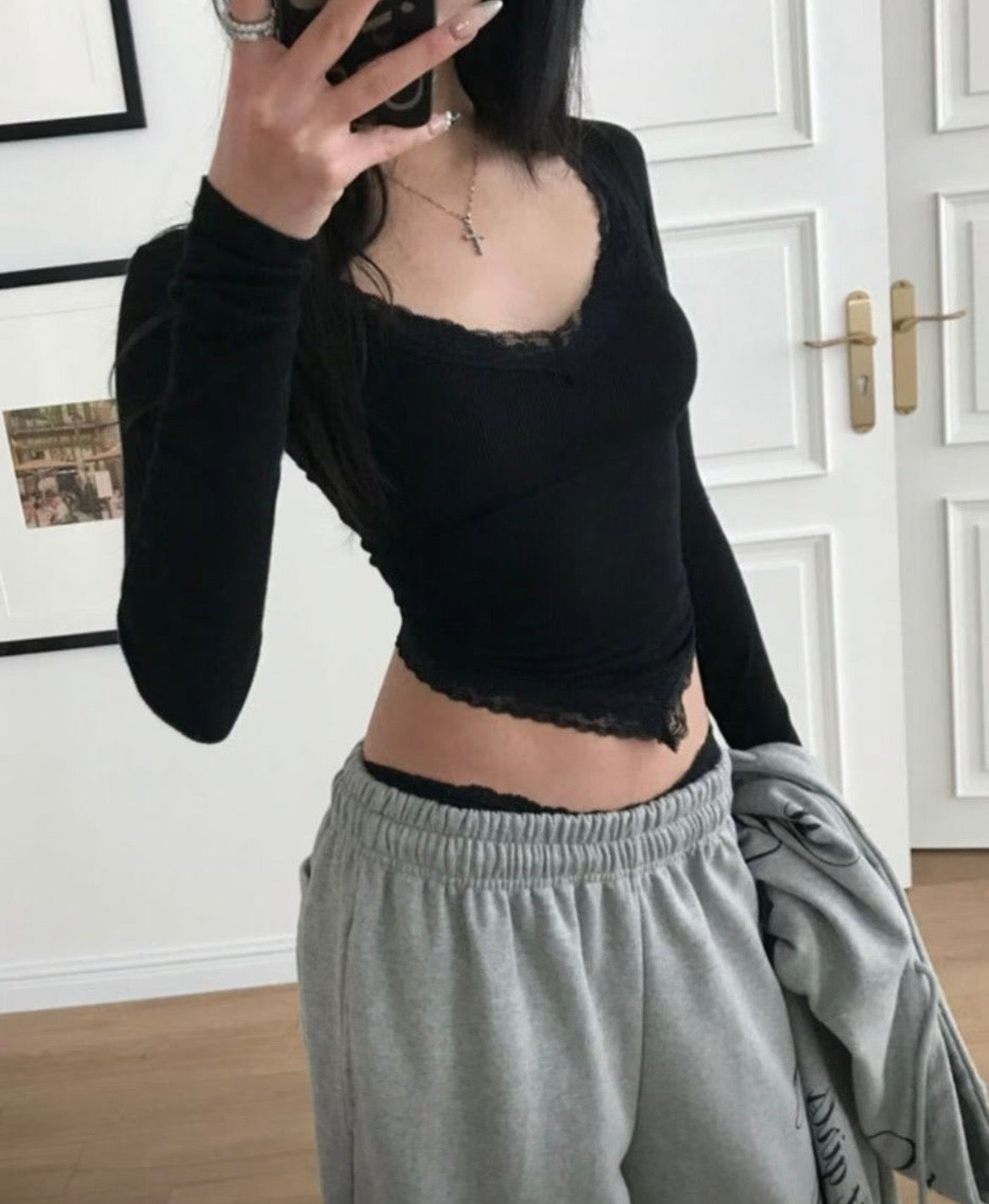 Asymmetric lace trio