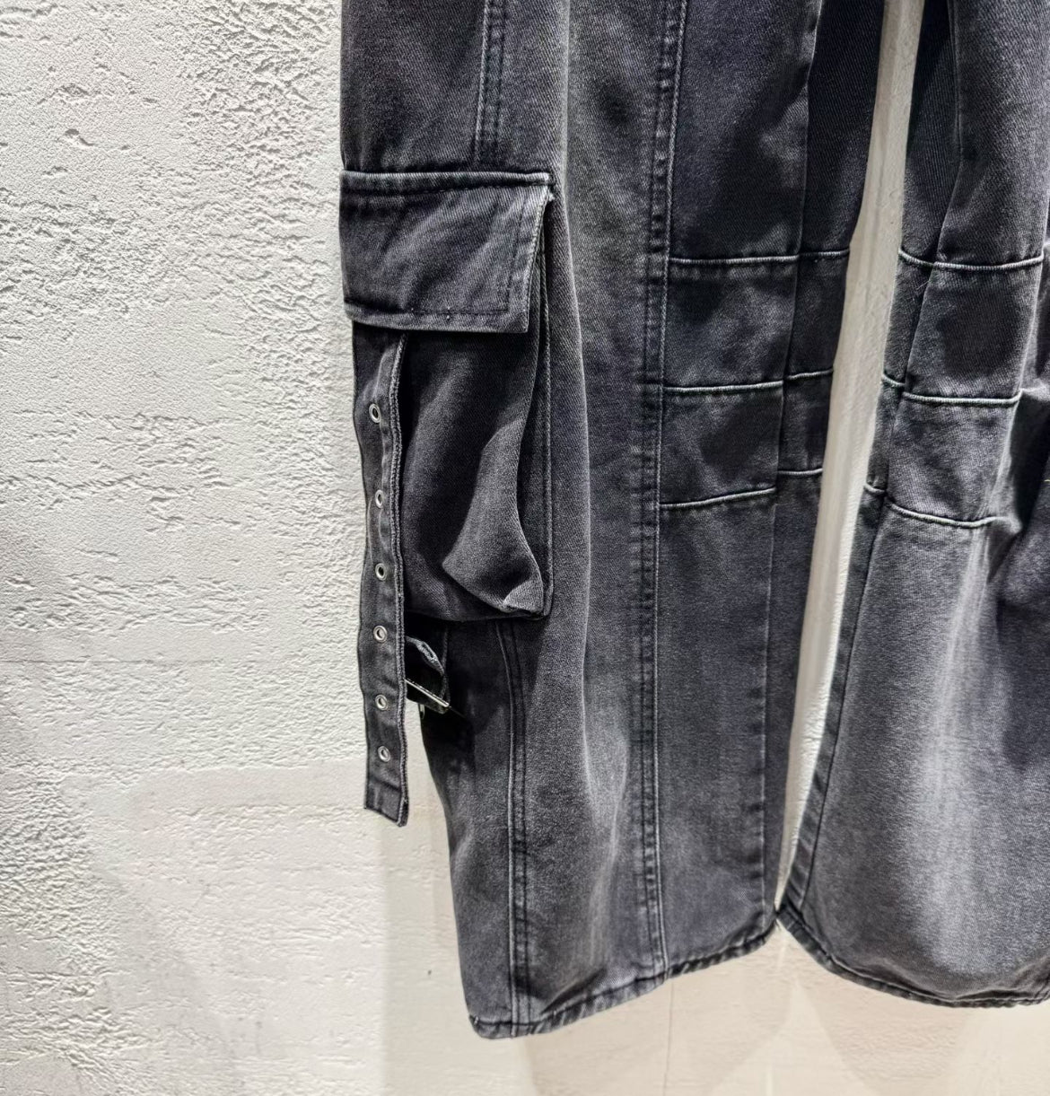 Utility cargo pants🕷️