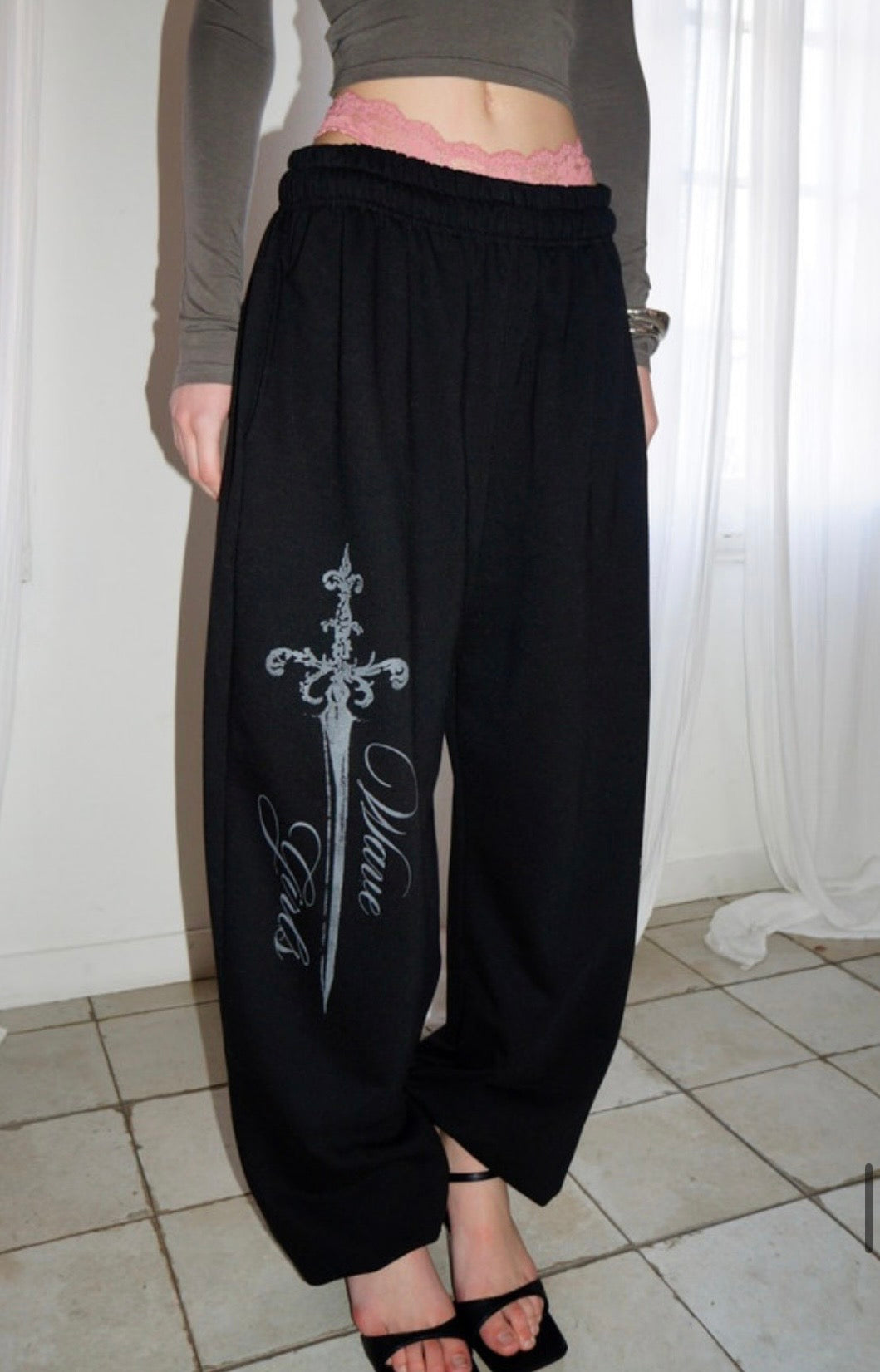 Knife print pants