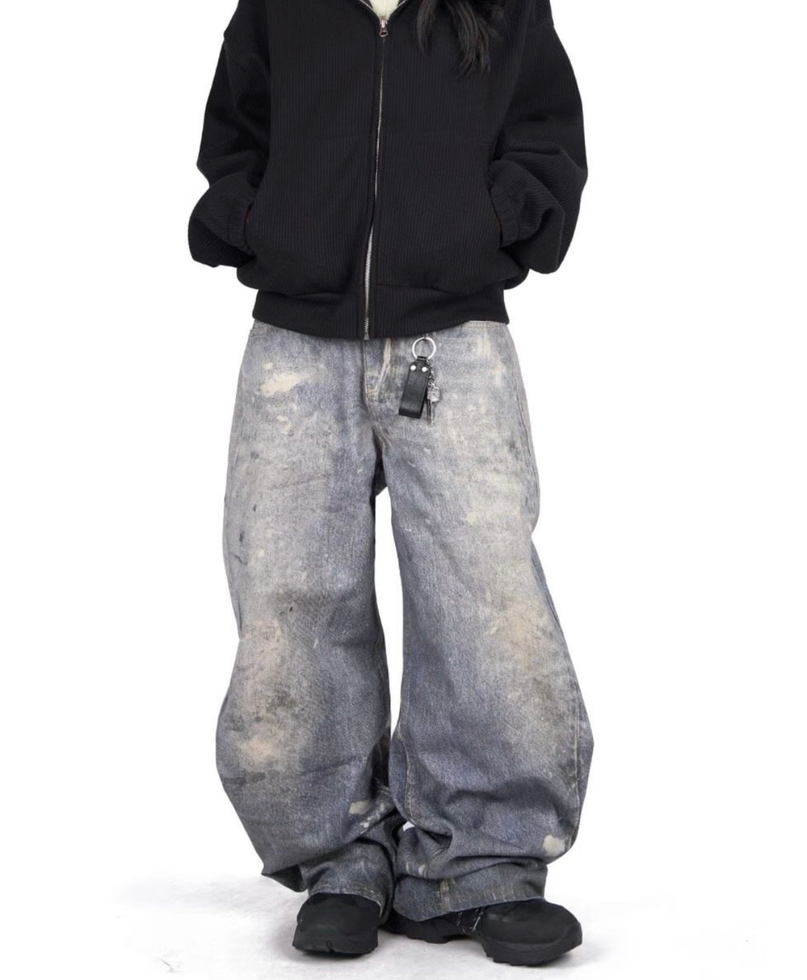 Relaxed fit urban baggy jeans with vintage wash