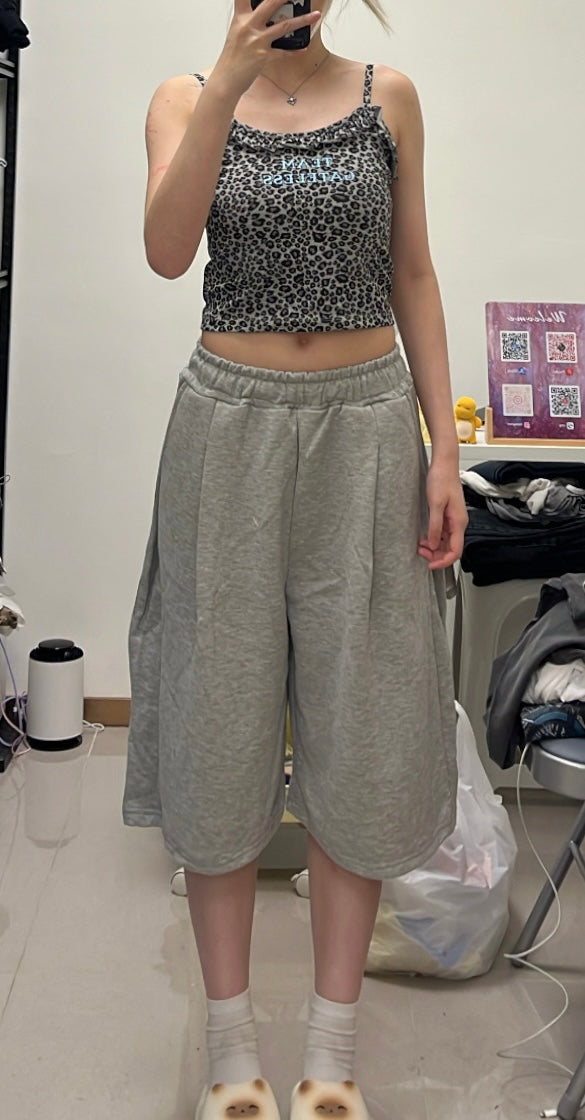 Pleated comfort shorts
