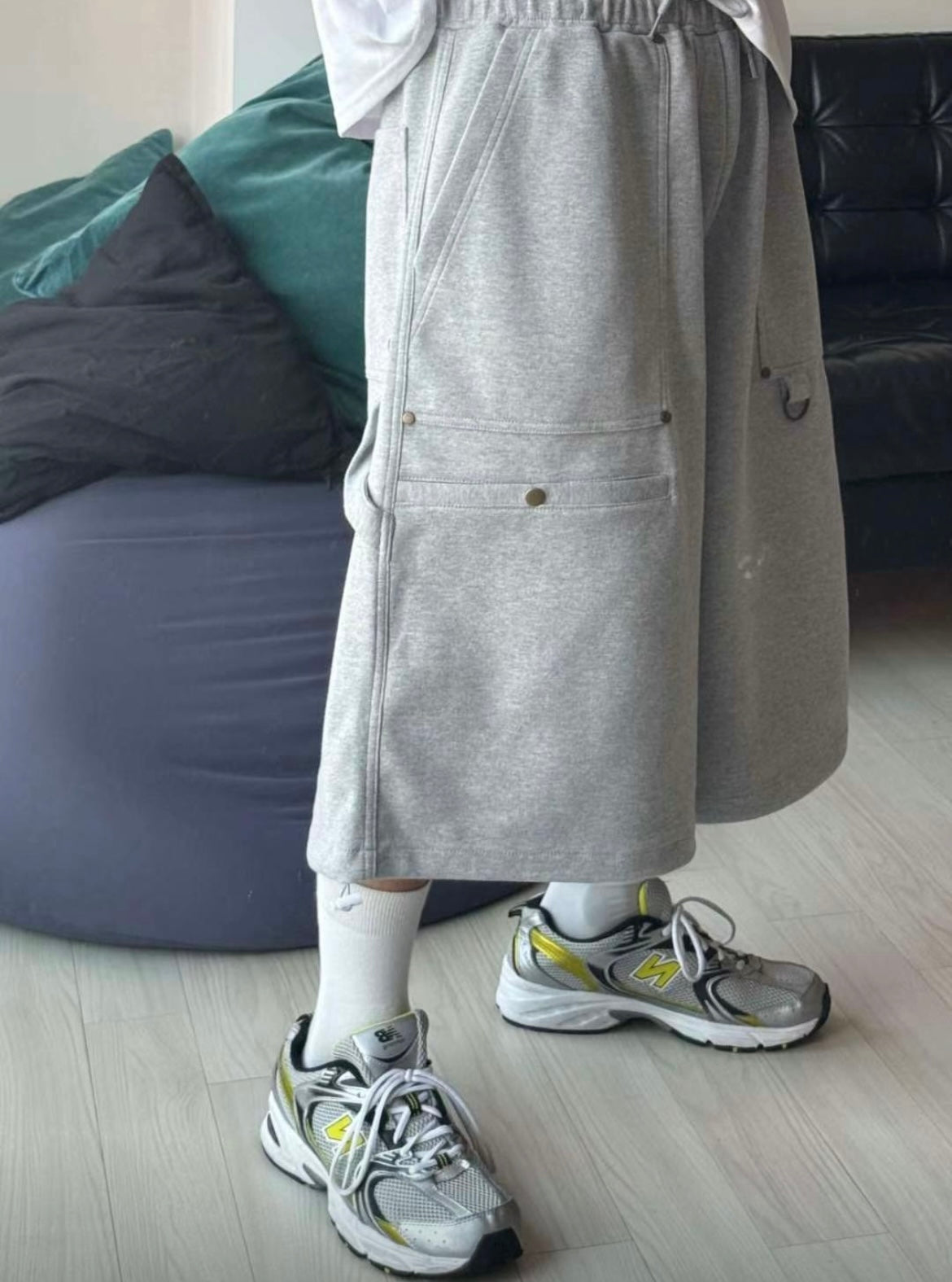 Street style baggy shorts