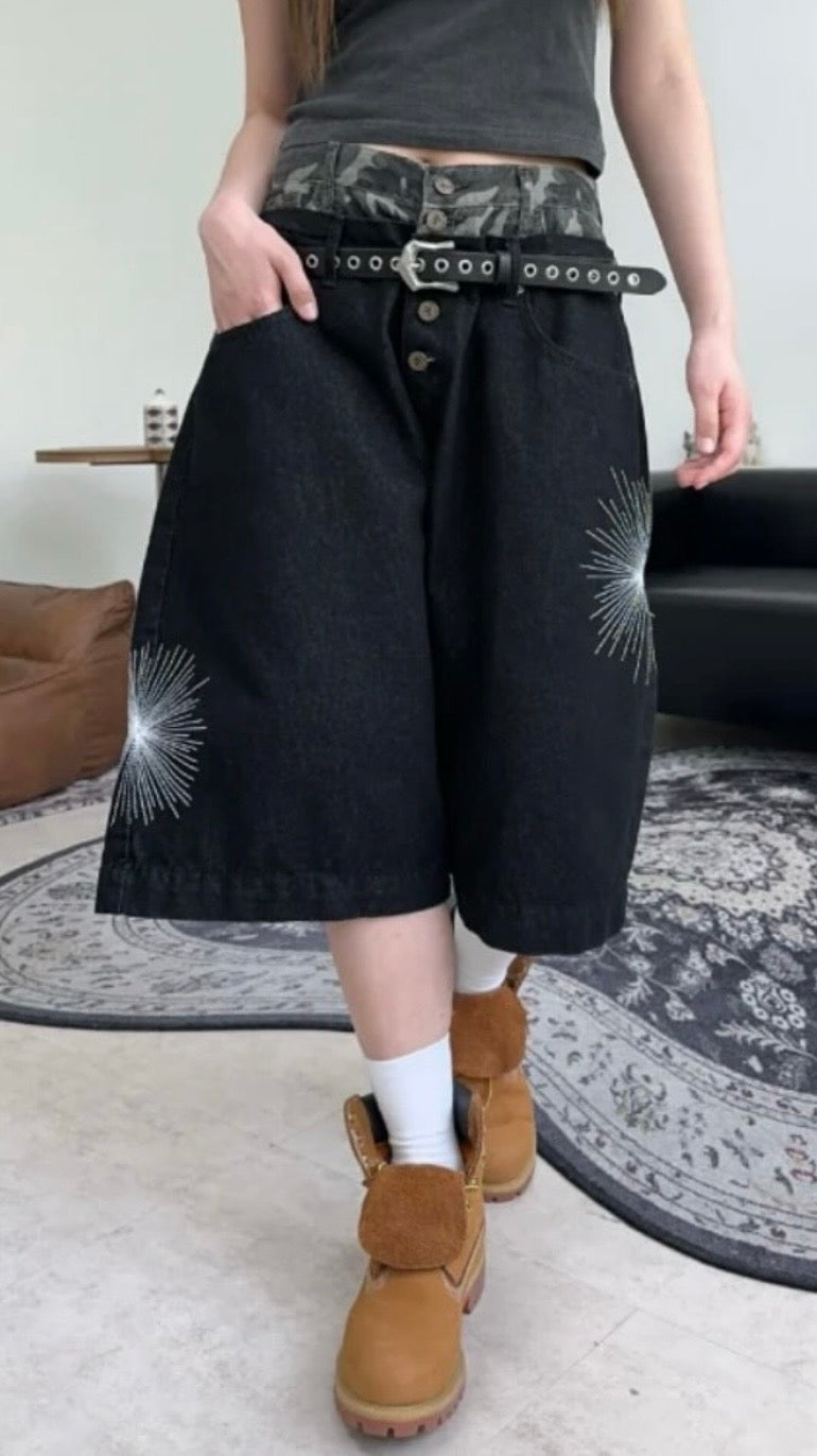 Camouflage lining firework denim shorts