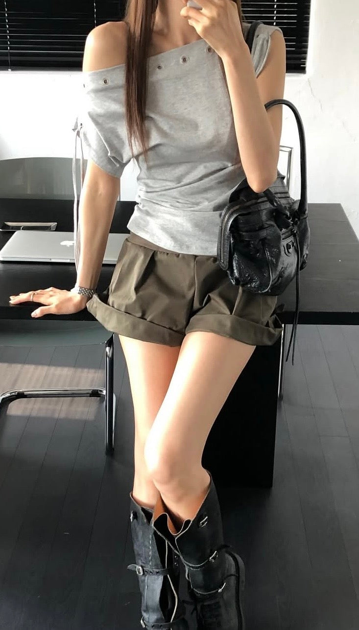 Lazy cool off-shoulder top