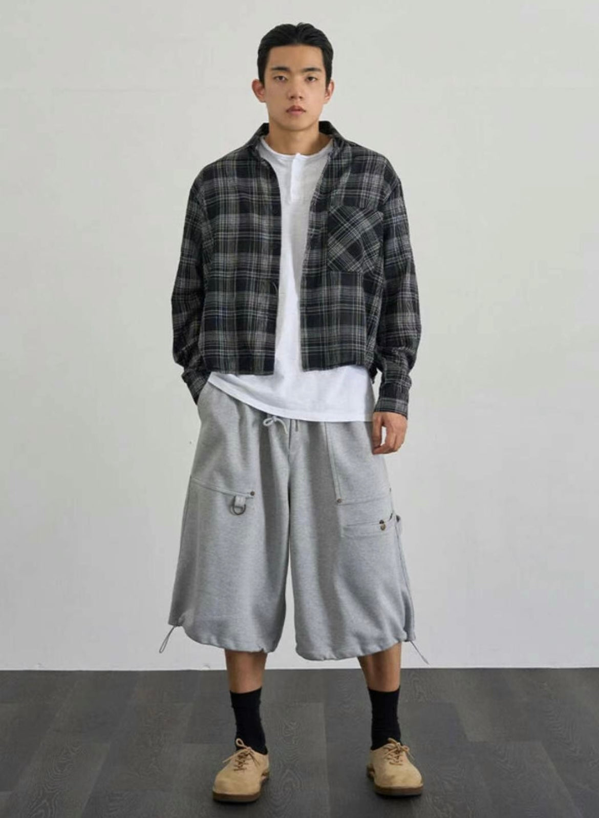 Street style baggy shorts