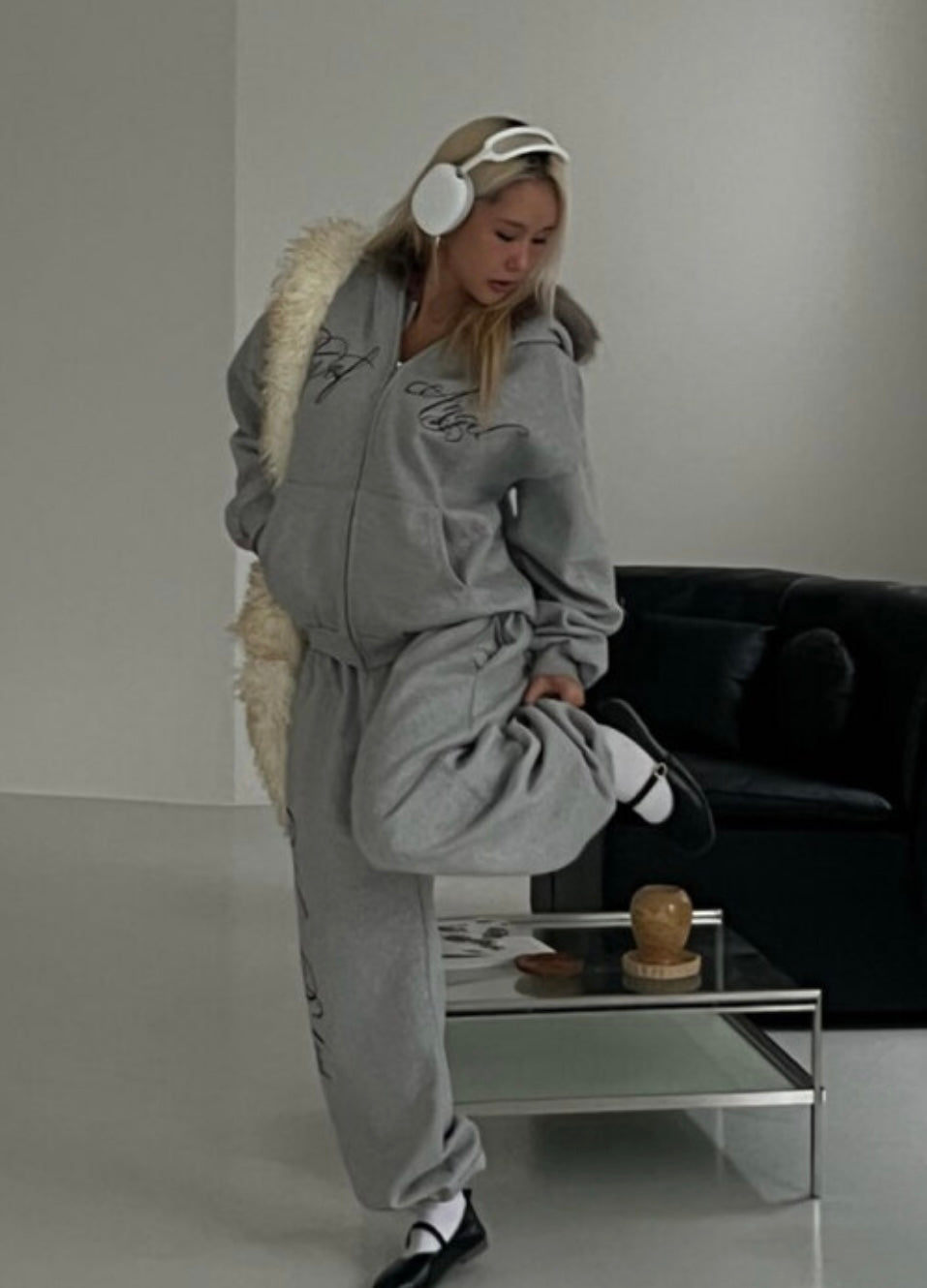 Angel fur hood zip-up