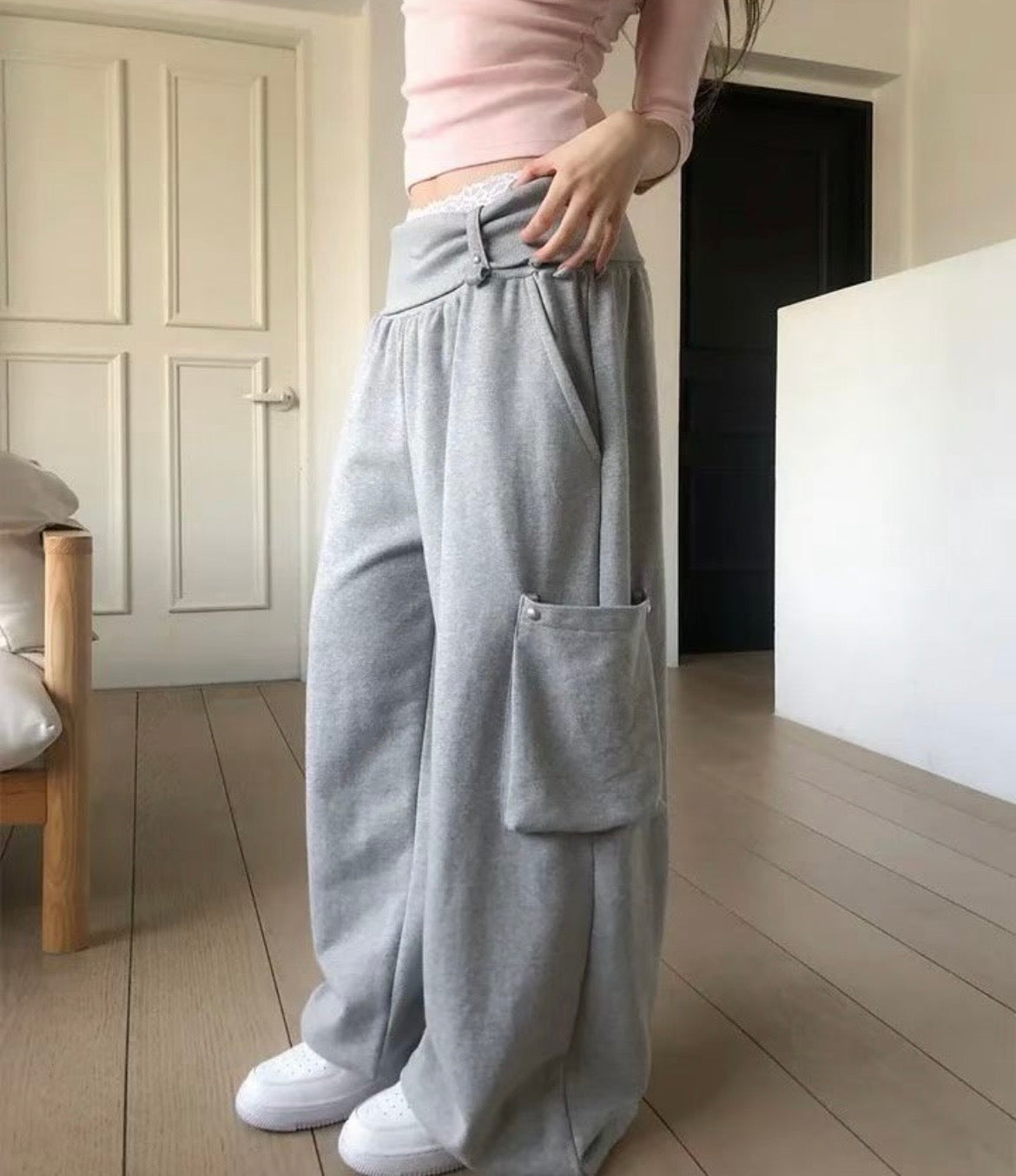 Oversized pocket sweatpants