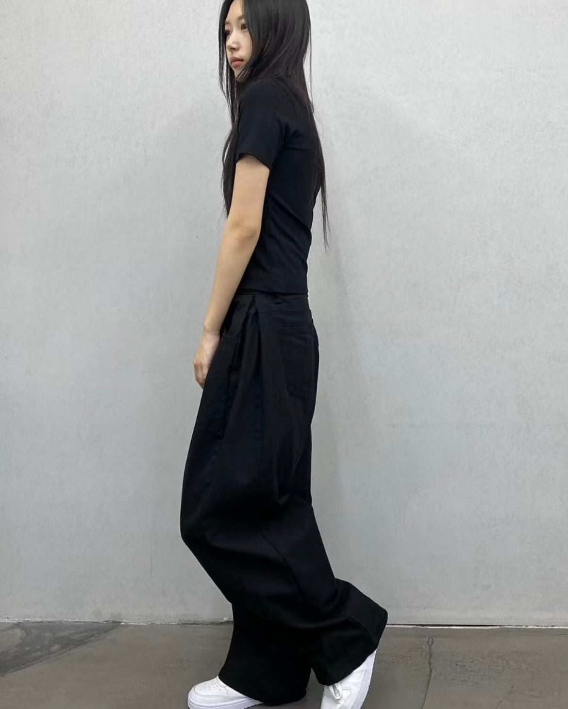 Pleated wide-leg jeans👖