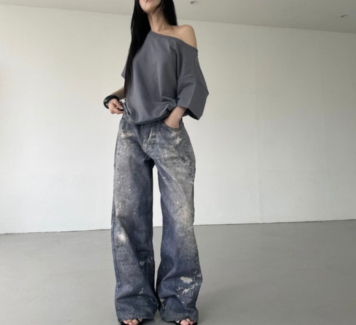 Relaxed fit urban baggy jeans with vintage wash