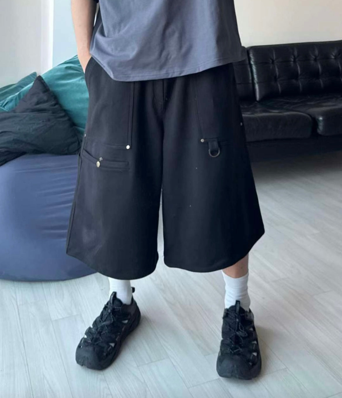 Street style baggy shorts