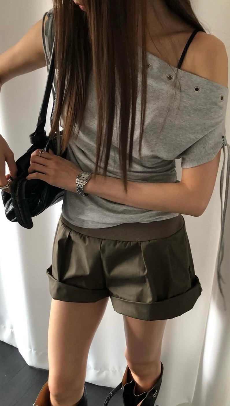 Lazy cool off-shoulder top