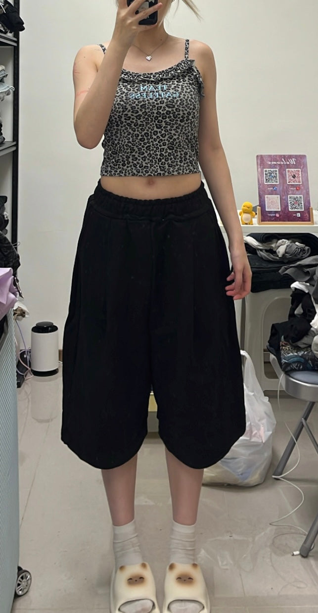 Pleated comfort shorts