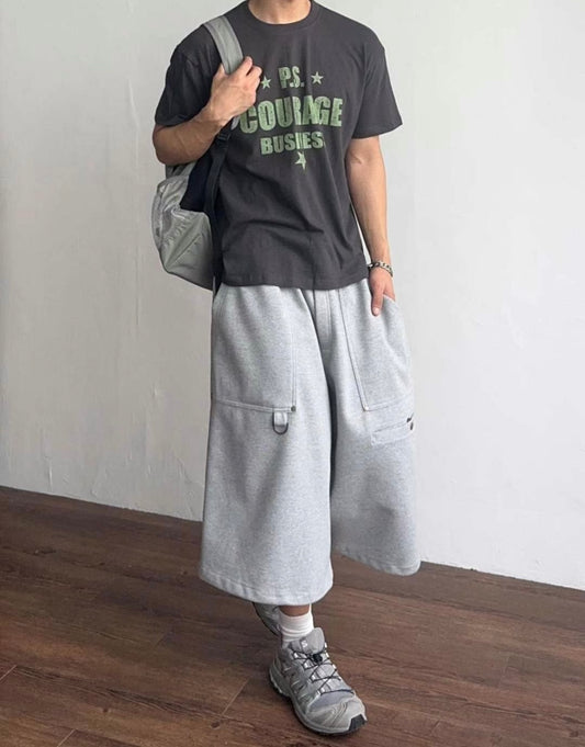 Street style baggy shorts