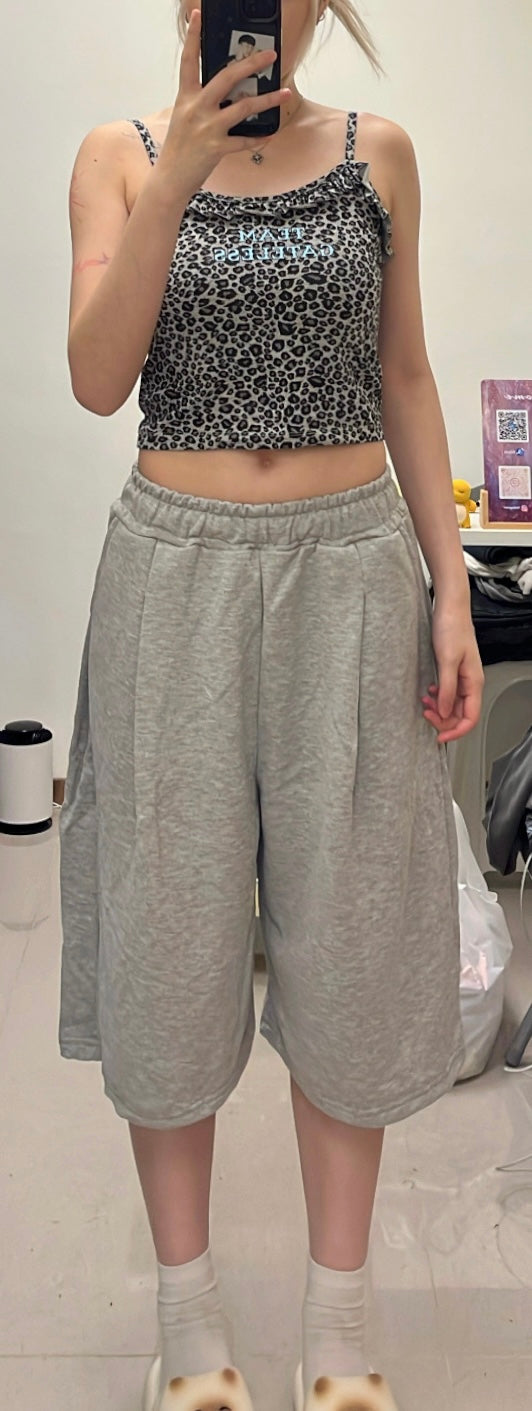 Pleated comfort shorts